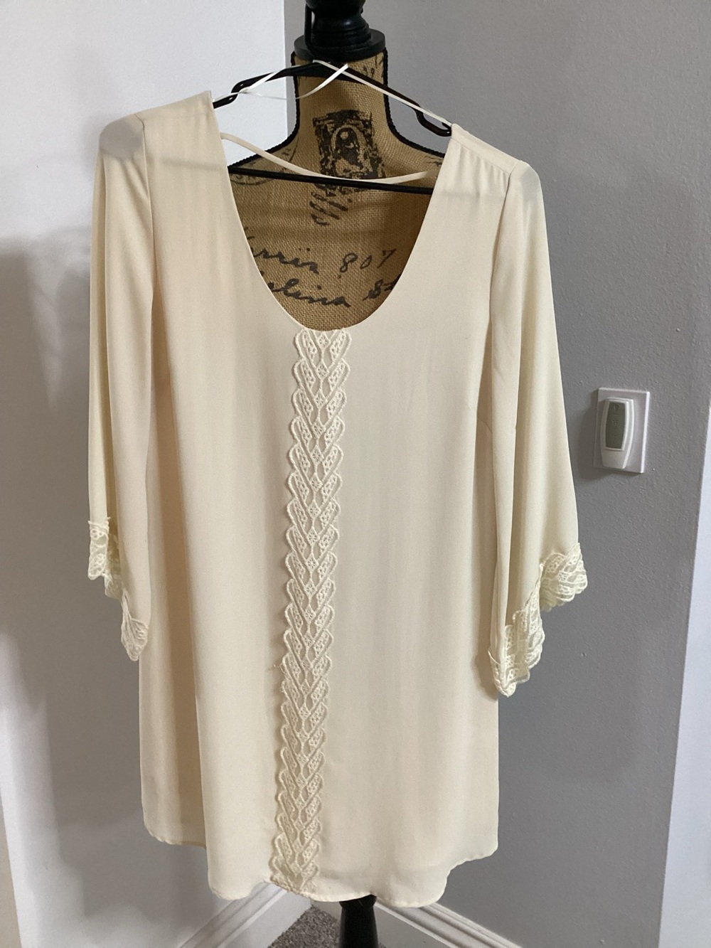 ✨ NWT ASTR The Label Crochet Trim Shift Mini Dress ✨
